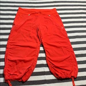 Lululemon size 6 capri pants